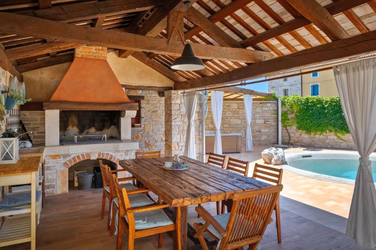 Family Villa Elizabeta With Pool In Umag Cepljani Exterior photo