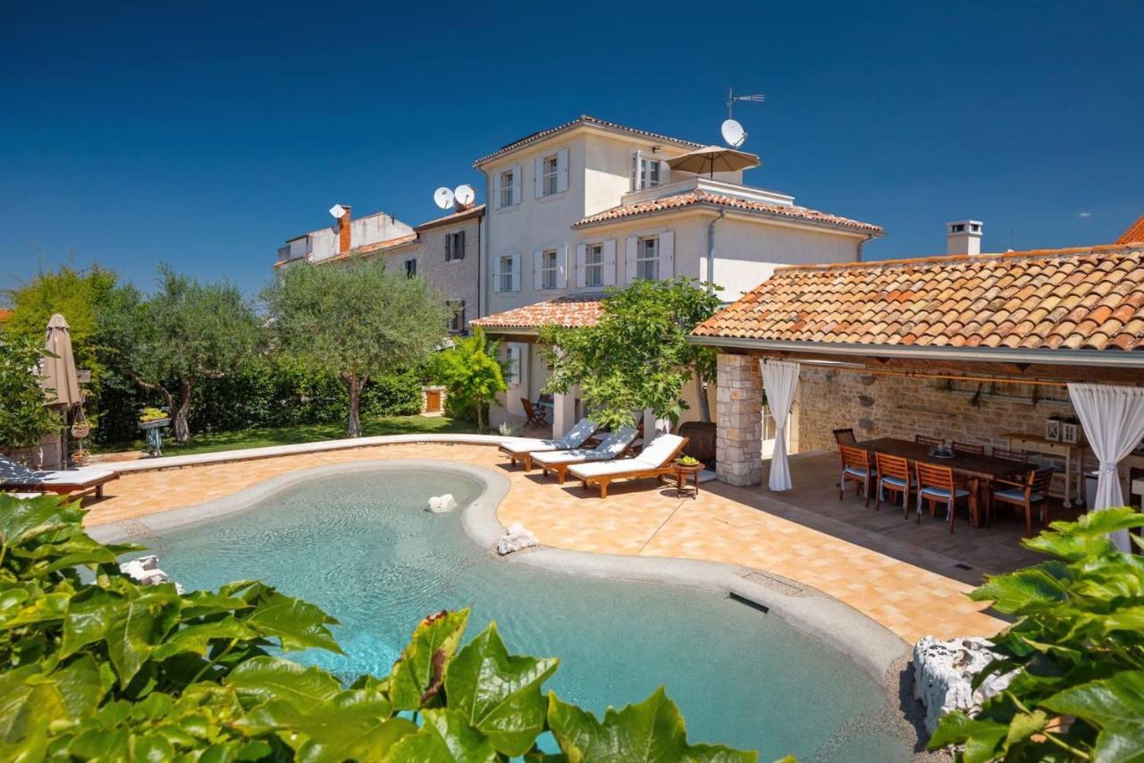 Family Villa Elizabeta With Pool In Umag Cepljani Exterior photo