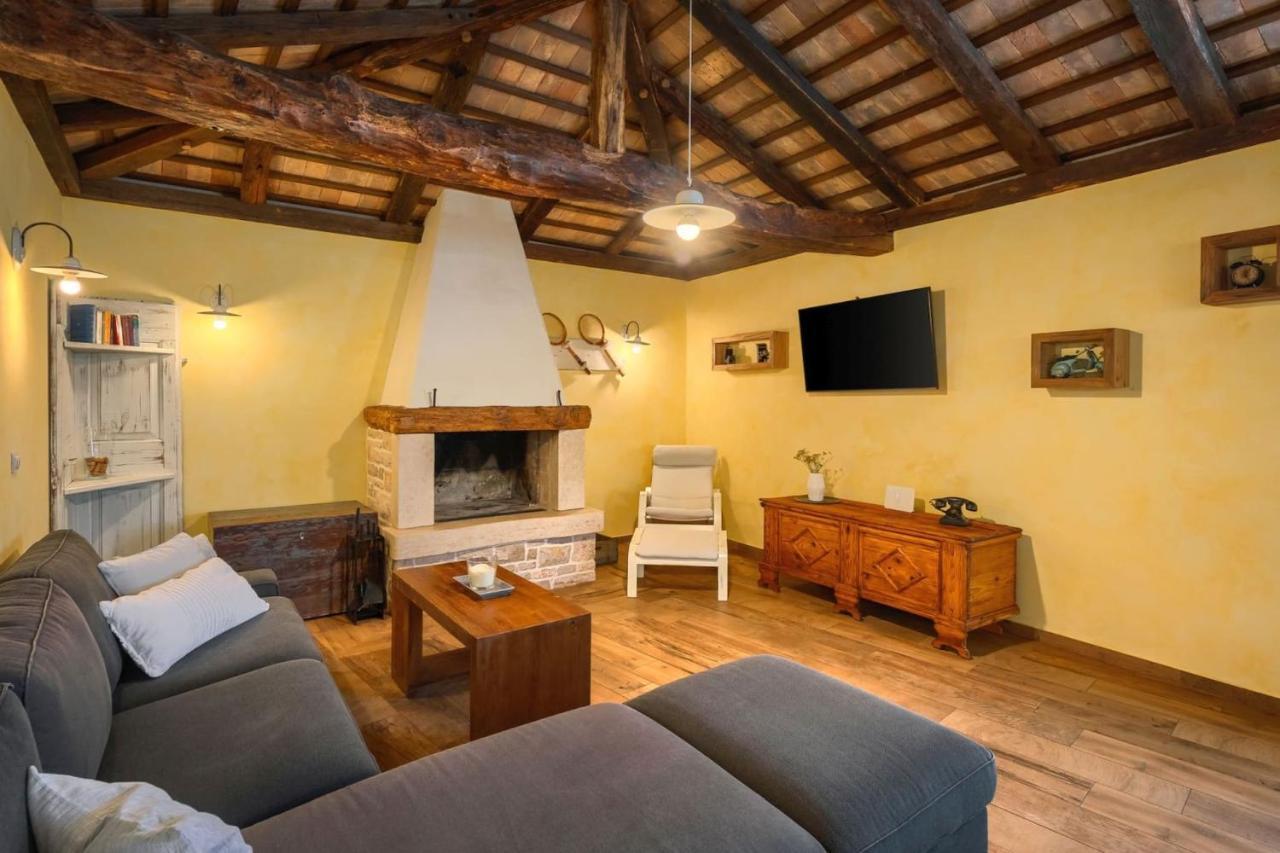 Family Villa Elizabeta With Pool In Umag Cepljani Exterior photo