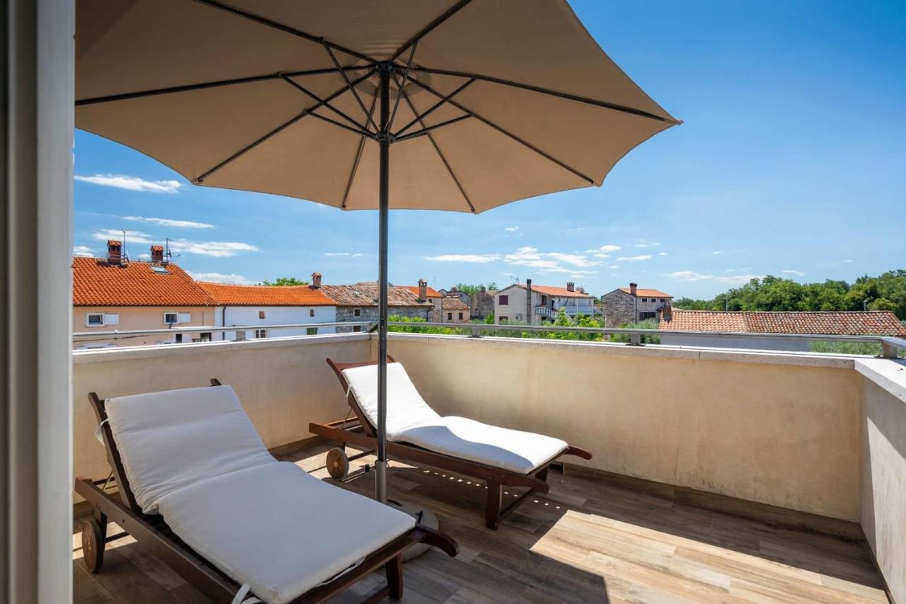 Family Villa Elizabeta With Pool In Umag Cepljani Exterior photo